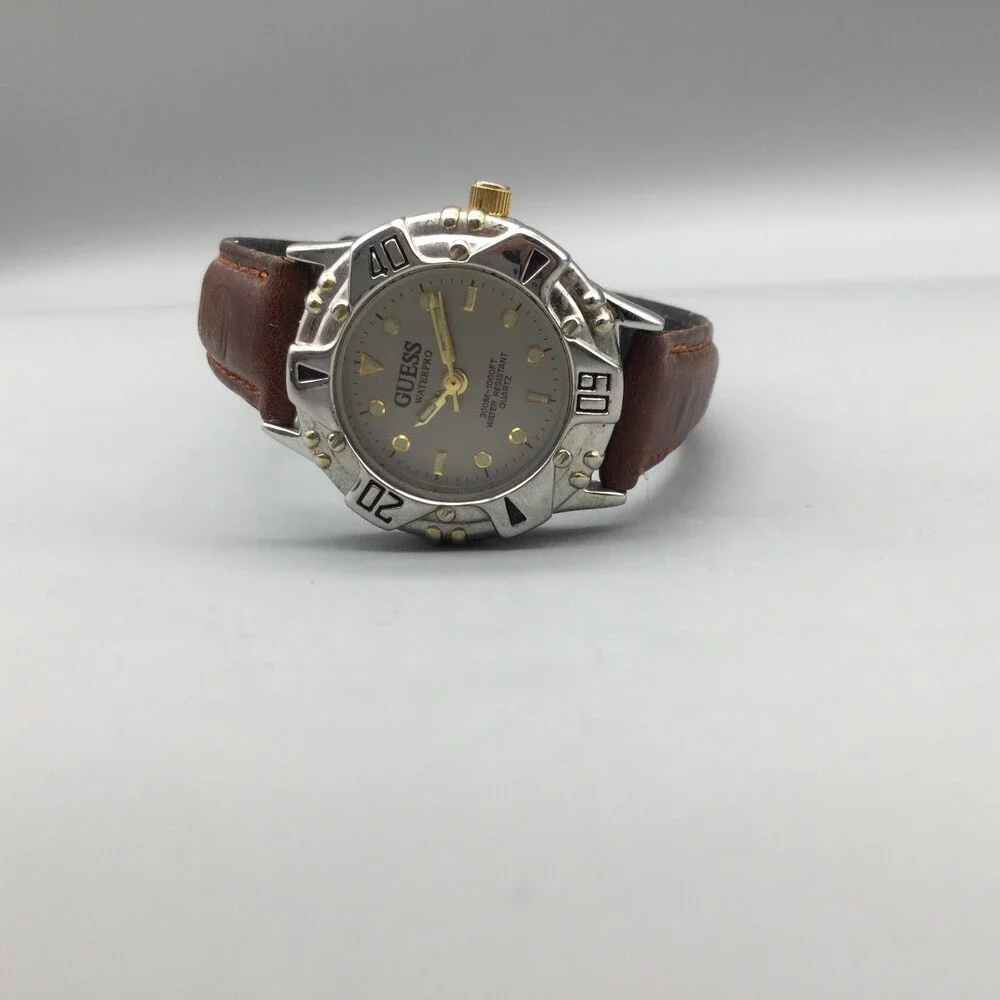 Vintage Guess Waterpro Womens Watch 28mm Champagne Dial Leather New Battery